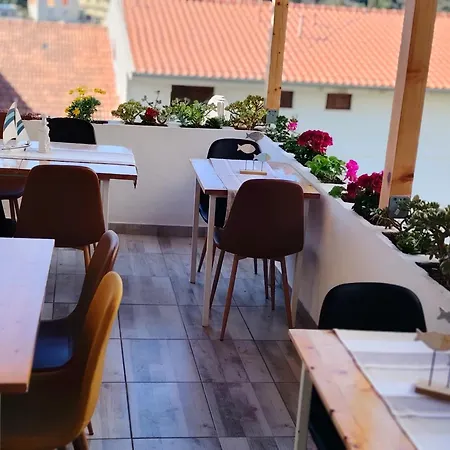 Buzolic 3* Hvar Town