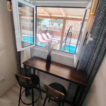 Buzolic Nocleg ze śniadaniem 3*