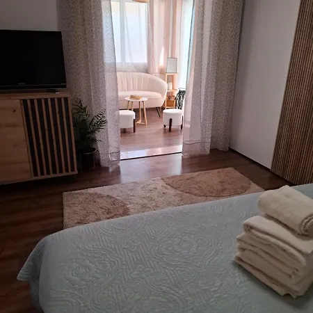 Buzolic krevet i doručak 3*