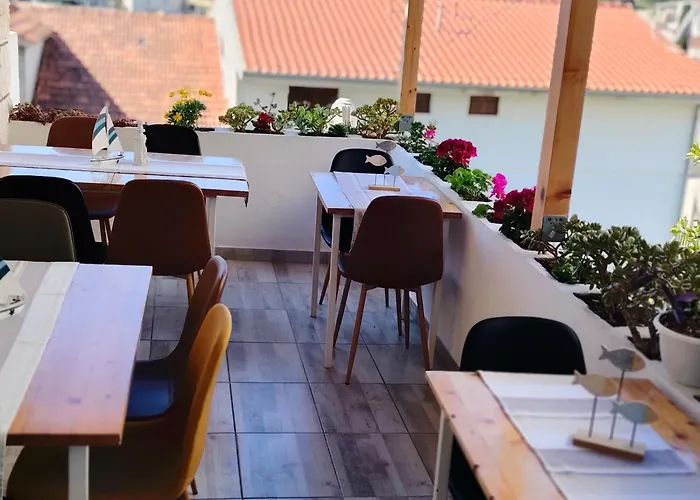 Buzolic 3* Hvar Town