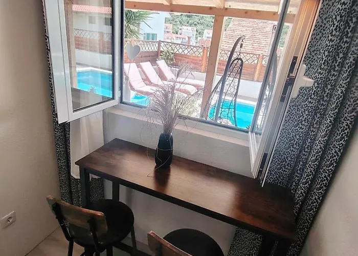 Buzolic Bed & Breakfast 3*