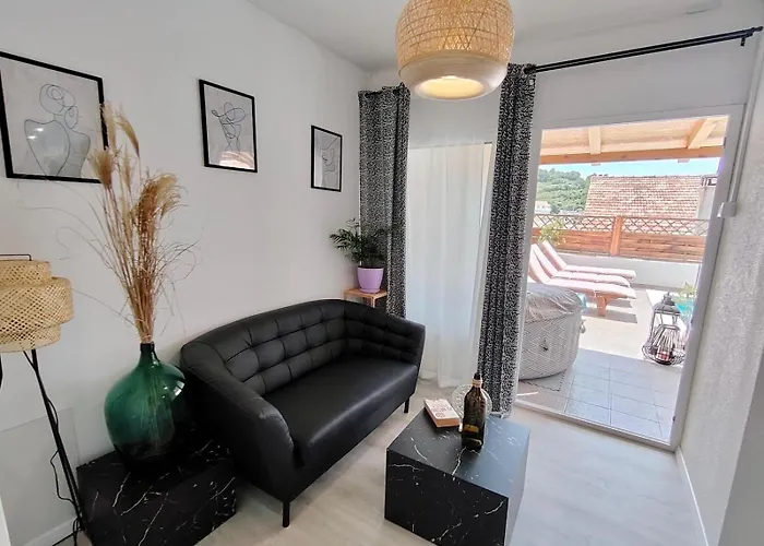 Buzolic 3* Hvar Town