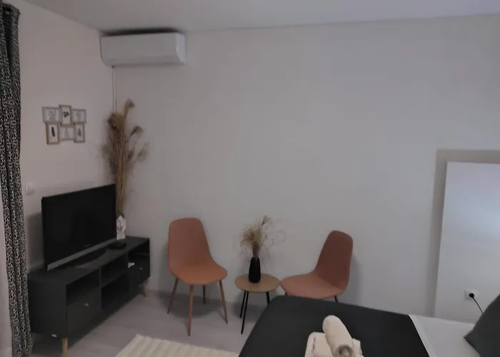 krevet i doručak Buzolic 3*